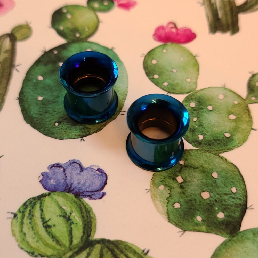 00 gauge, blue metal, threaded tunnel